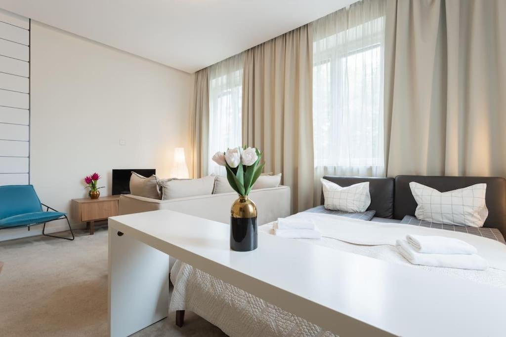 Close-Urban Chic - City Center - Studio Apartment - Plac Konstytucji Varşova Dış mekan fotoğraf