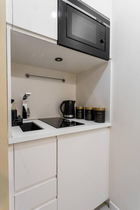 Close-Urban Chic - City Center - Studio Apartment - Plac Konstytucji Varşova Dış mekan fotoğraf